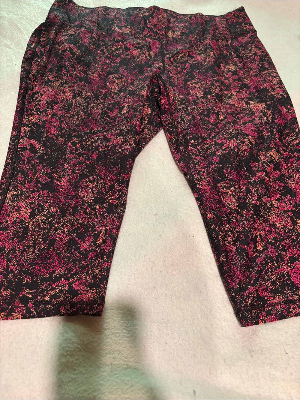 LIVI Active Floral Capri Leggings 26/28 Plus Size Athleisure Stretch